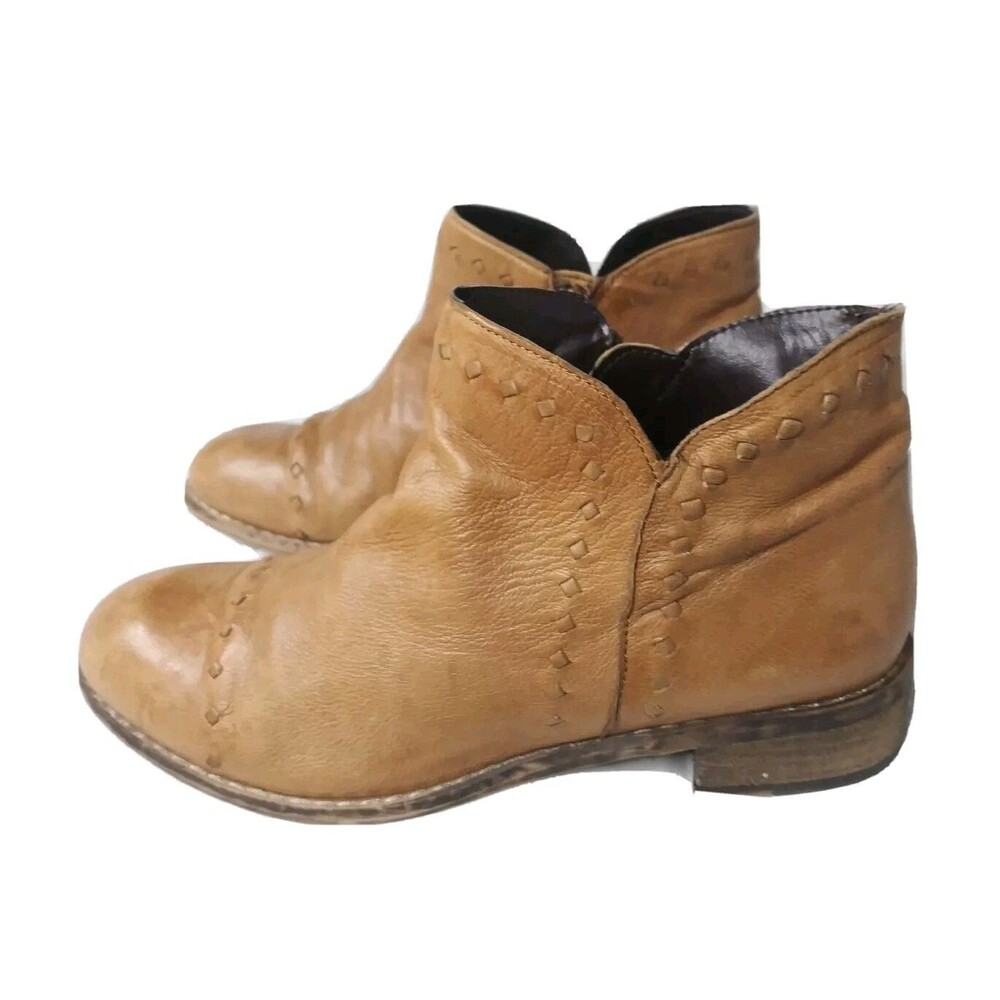 Diba True River Queen Booties Tobacco Brown leather Size 7.5